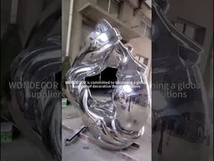 Skulptur aus Edelstahl